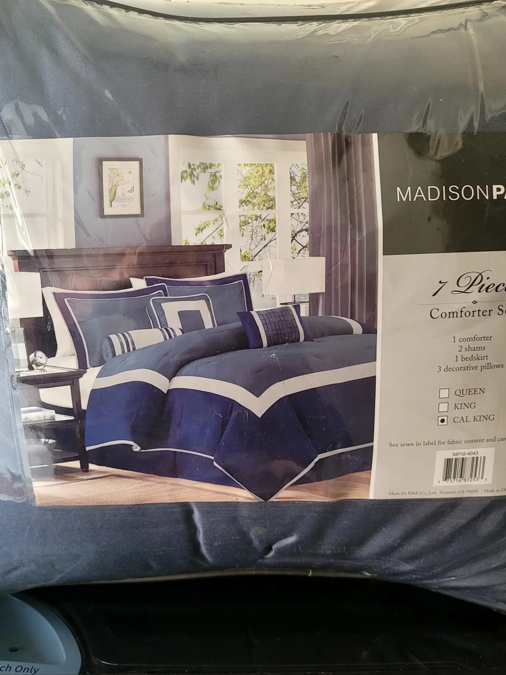 Madison Park Navy and White Geometric Comforter Set